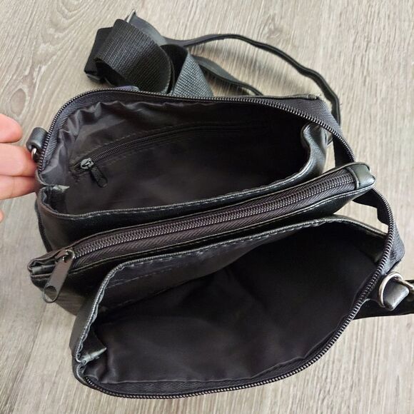 Convertible Black Bag - Crossbody to Fanny Pack - Picture 6 of 6